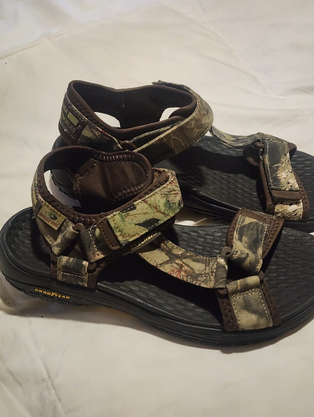 Mens Size 8 Sketchers Camo Outdoor Strappy Sandals - Black Goodyear Soles